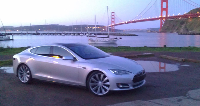 テスラ・モデルS (原題: Supercars: Tesla Model S)の写真