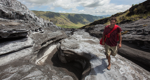 聖なる火山への旅 (原題:	Killer Climb)の写真