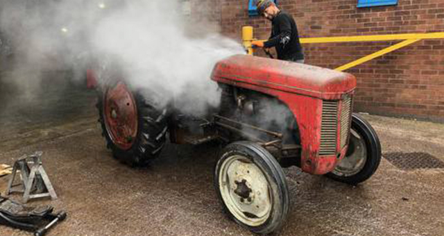 農業を変えた名機 ファーガソン・トラクター (原題: Ferguson TE20 Tractor)の写真