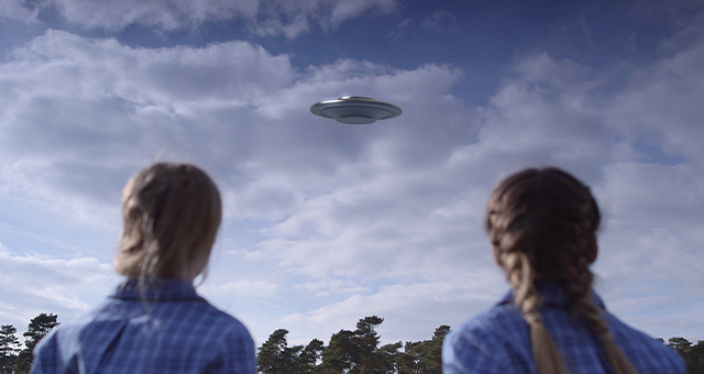 日本航空機が遭遇した巨大UFO (原題: Episode 5)の写真