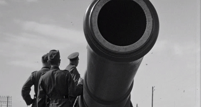 ドイツ軍と日本軍の巨大砲 (原題: Biggest Guns of WW2)の写真