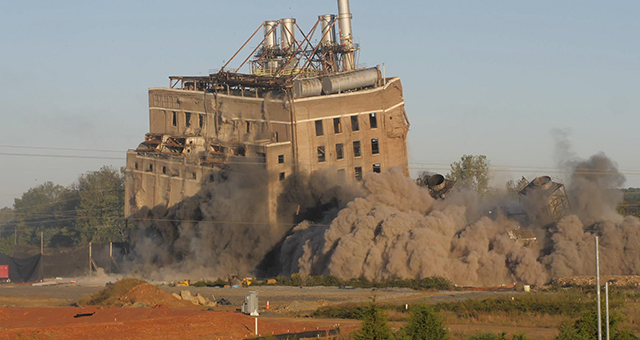 石炭火力発電所の解体 (原題: Power Plant)の写真
