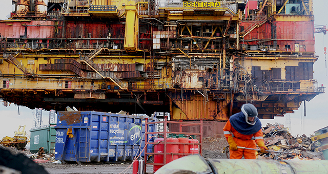 北海油田の掘削リグ (原題: Oil Rig)の写真