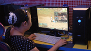 オンラインゲームにハマる韓国の写真
