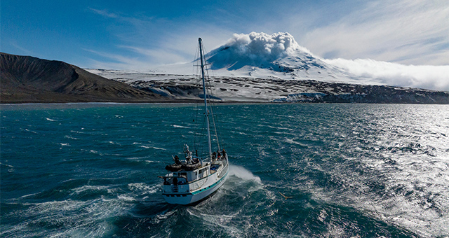 エクスプローラー : 極寒の溶岩湖を探せ！の写真