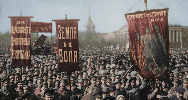 1917年 ロシアを変えた2つの革命の写真